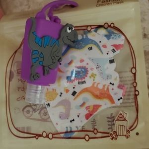 Children's 😷 & hand sanitizer case in dino.Theme